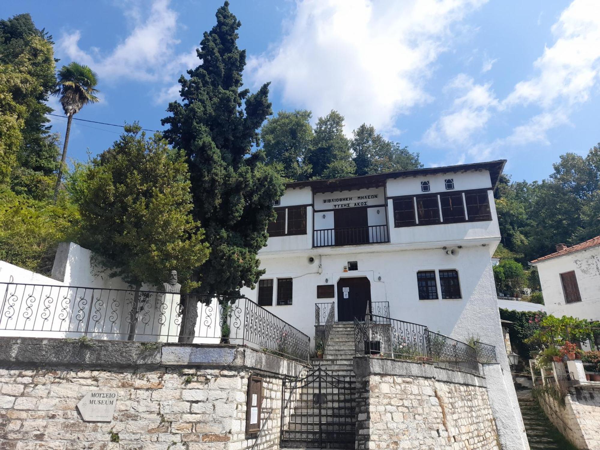 Mountain And Sea View Villa Miléai Екстериор снимка